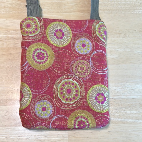 Stylish Pink and Green Crossbody Bag - Picture 3 of 10